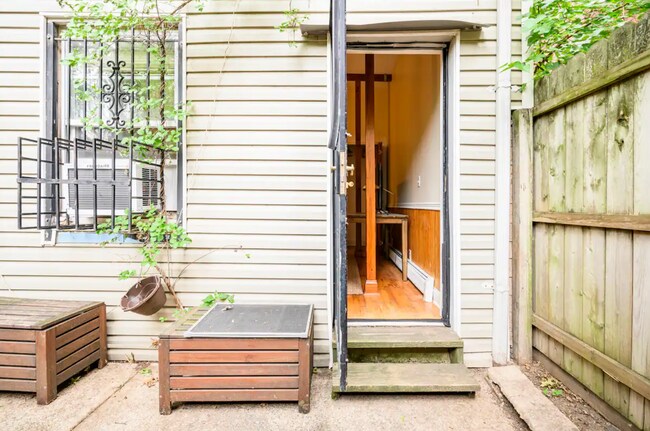 Exit to private patio - 134 Coles St