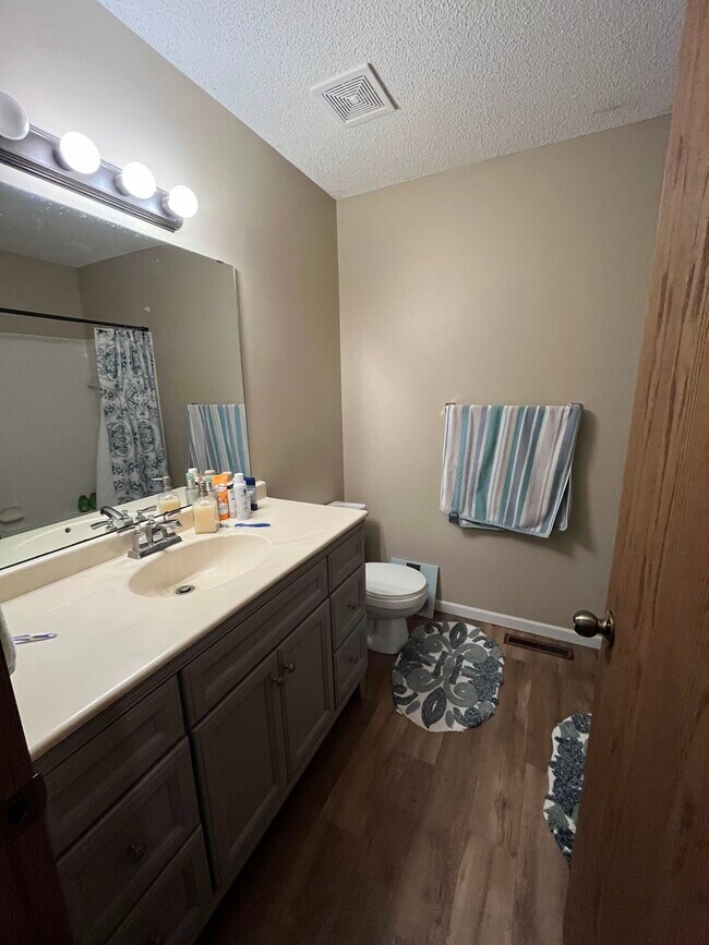 12626 University Ave NW 12626 University Ave NW Minneapolis MN 55448