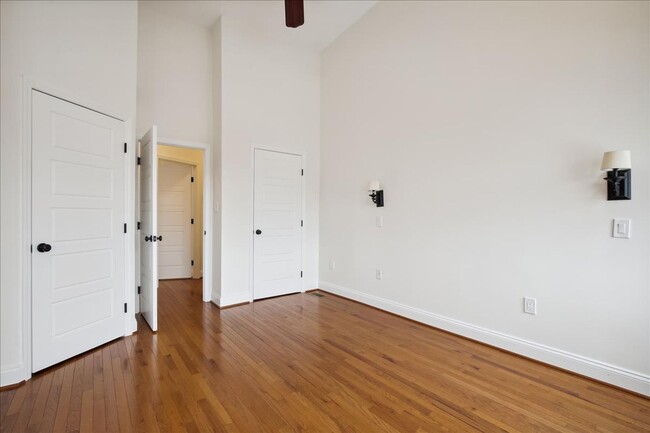 Building Photo - Pet Friendly Luxury DC TH - 3 bed +  3.5 B...