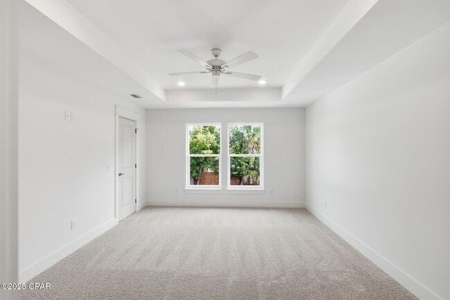 Building Photo - 924 Grace Ave