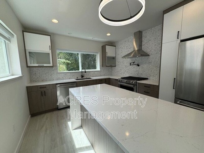 Building Photo - 9423 36th Ave SW