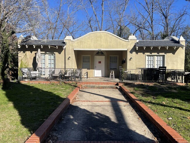 Primary Photo - 2713 Vineville Ave