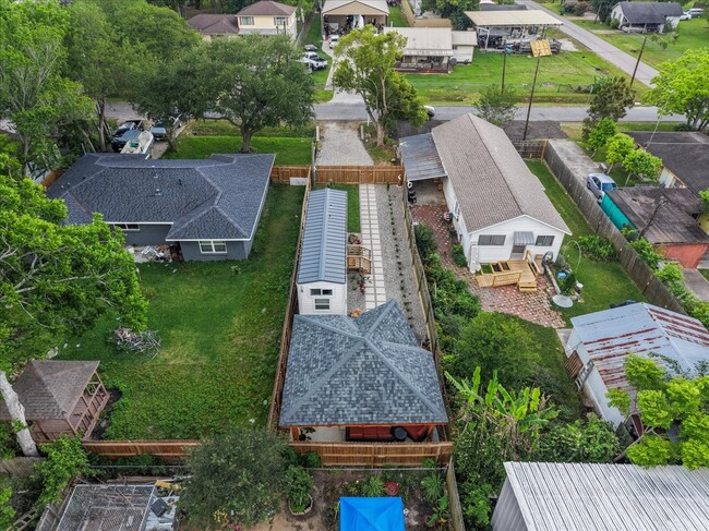 Building Photo - 4734 Oleander St