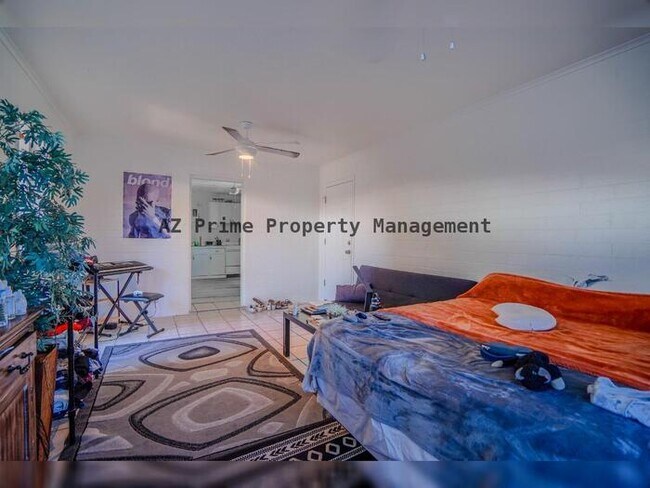 Building Photo - 351 E Encanto Dr