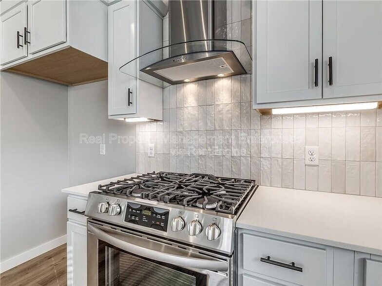 Building Photo - 8104 NW 151st Cir