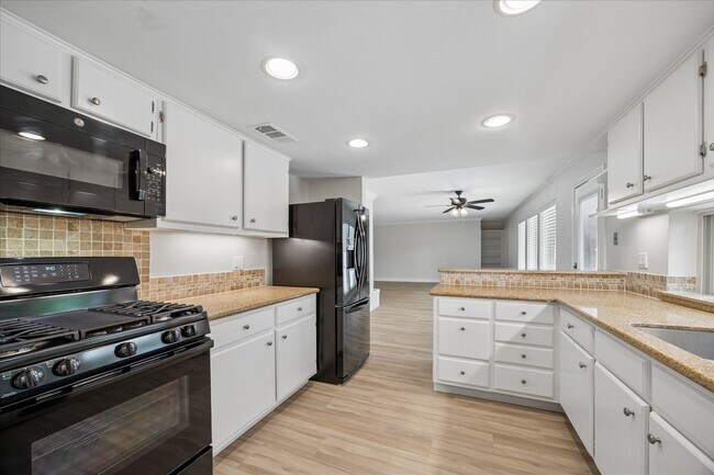 Building Photo - 12427 Brandywyne Dr