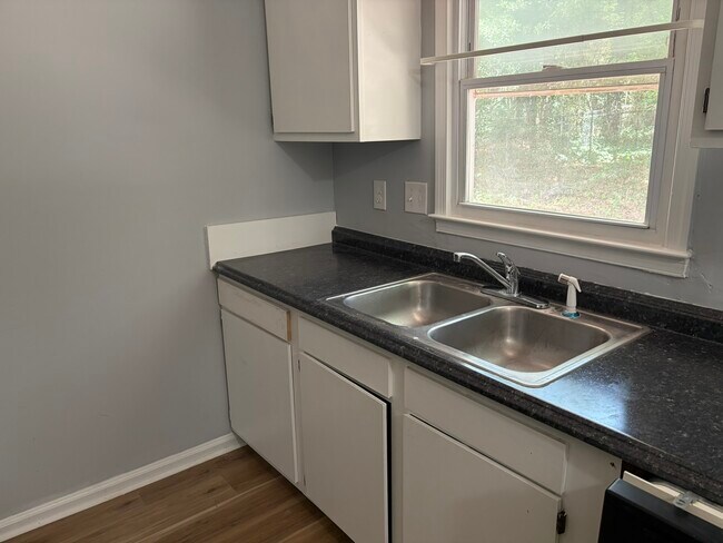 Building Photo - 839 Barringer Dr