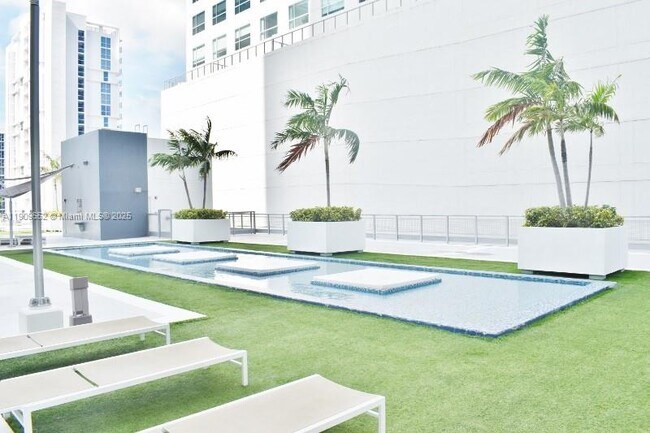 Building Photo - 690 SW 1st Ct