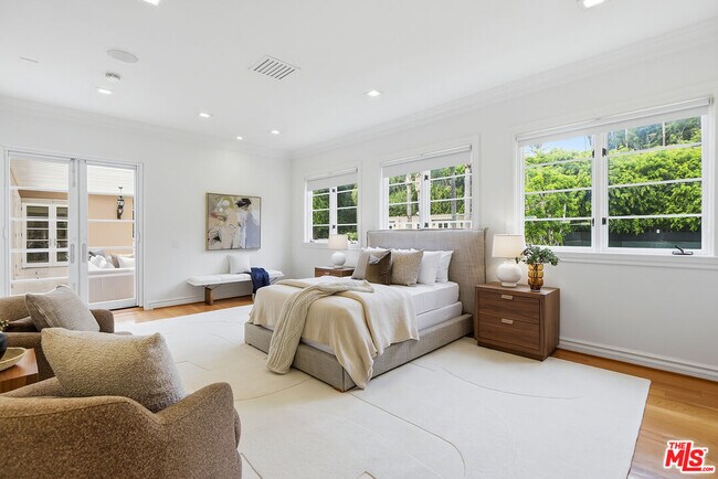 Building Photo - 407 Robert Ln