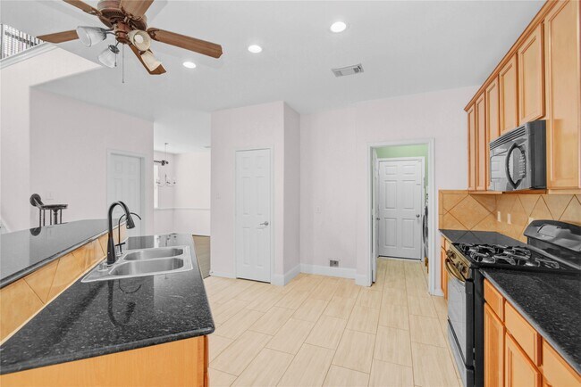 Building Photo - 1403 Lochstone Dr