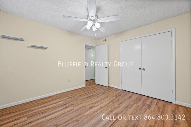 Building Photo - 925 Cleveland St