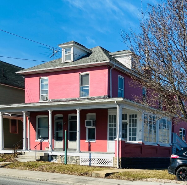 Primary Photo - 356 York St