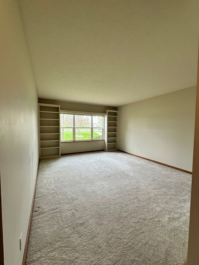 Building Photo - MIE451