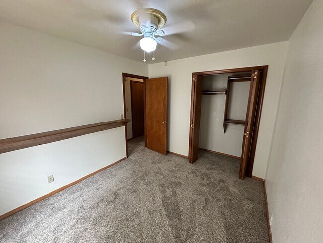 Building Photo - 408 Vicksburg Ave