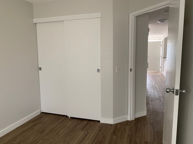 Building Photo - Hillsdale 2/2/2 - ground floor unit outsid...
