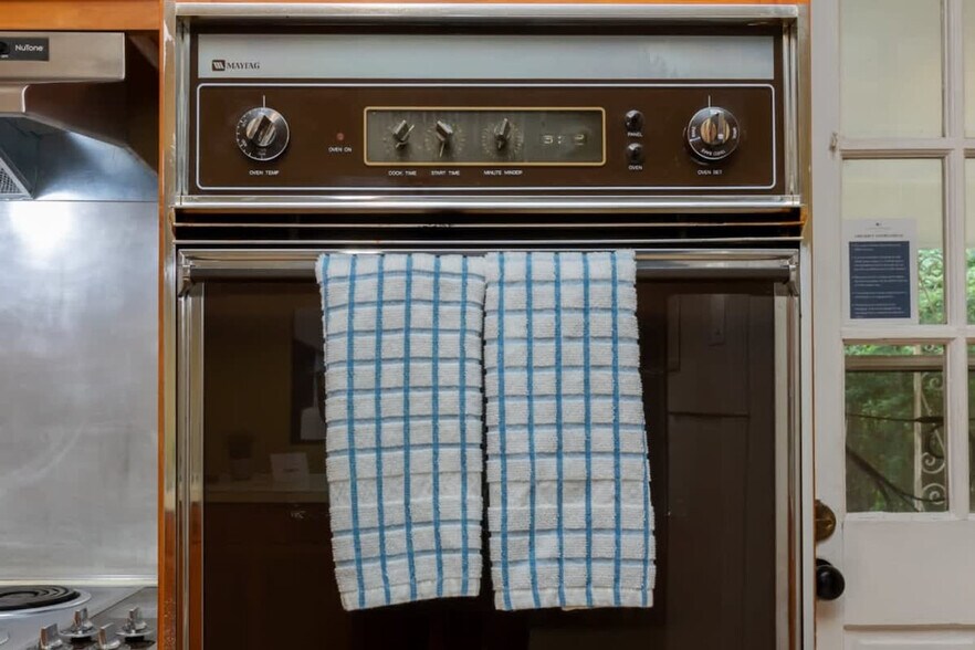 Building Photo - 2118 Skylake Dr