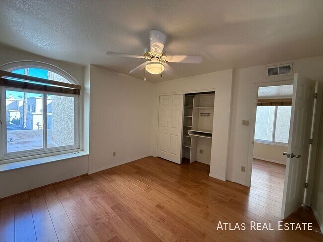 Building Photo - 1425 W Coral Reef Dr