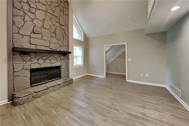 Building Photo - 4125 Inola Trail NE