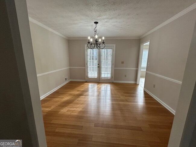 Building Photo - 240 White Pines Dr