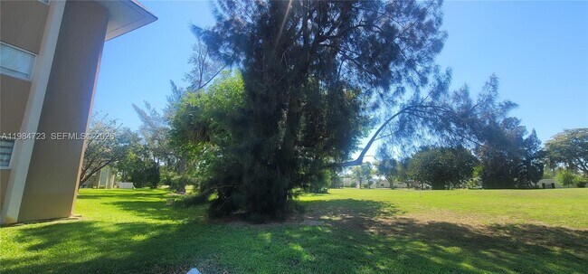 Building Photo - 7430 Miami Lakes Dr