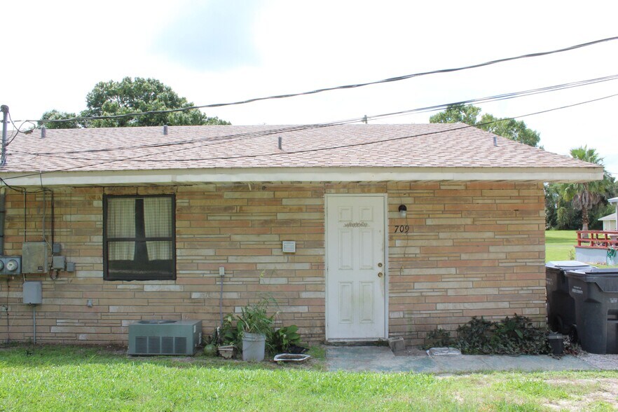 Building Photo - 709 Mosley Rd