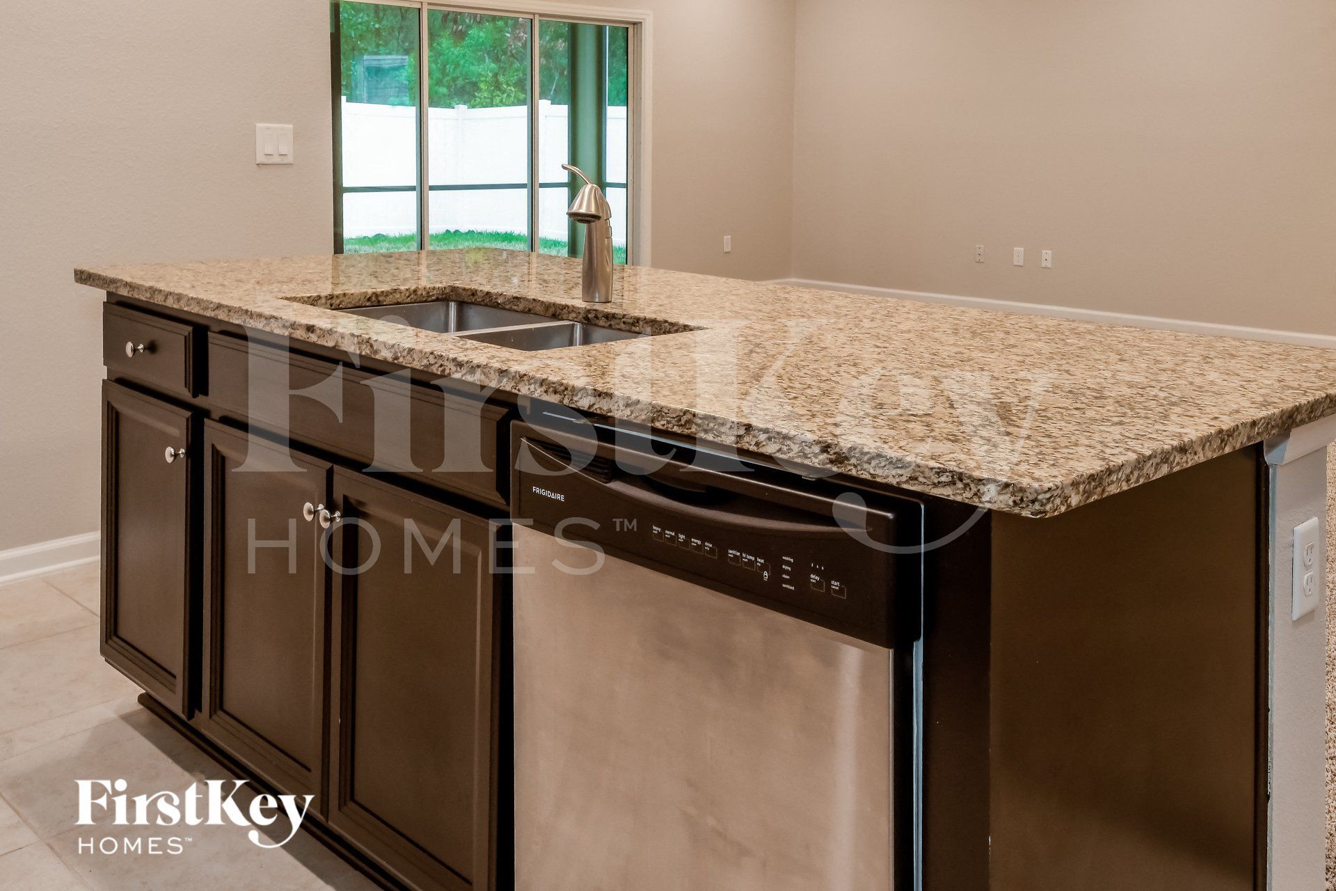 Building Photo - 16103 Blossom Lake Dr