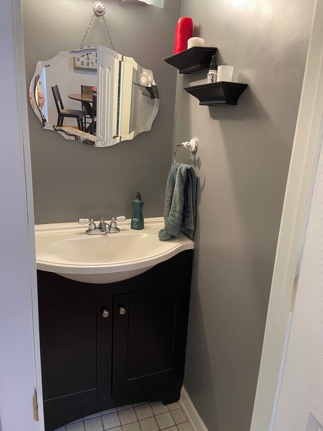 Building Photo - 3620 Independence Ave S