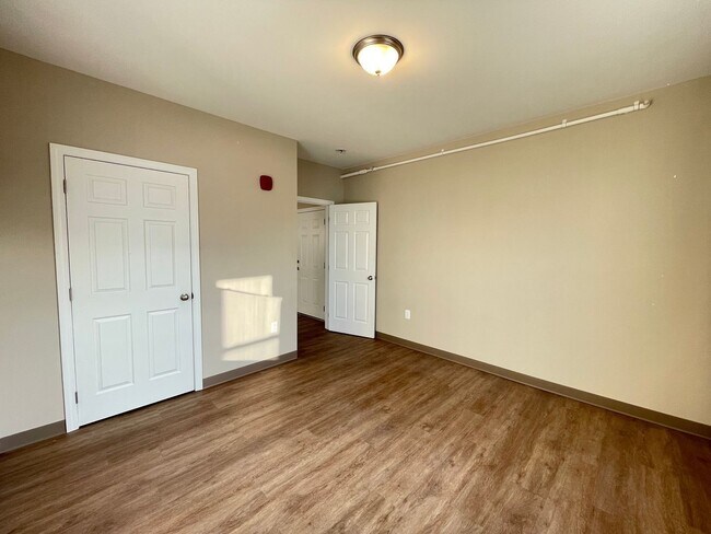 Building Photo - 463 Beech St