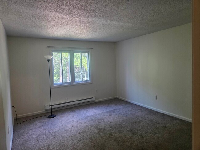 Building Photo - 120 Fisherville Rd