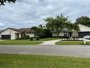 Building Photo - 7360 San Sebastian Dr