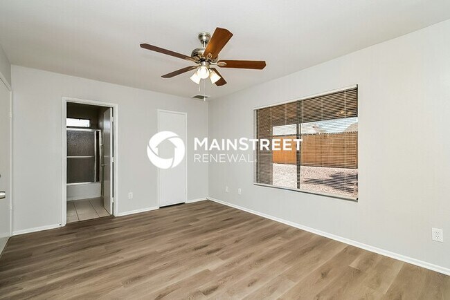 Building Photo - 3 Bedroom Pet-Friendly Home in TUCSON, AZ with Main Street Renewal