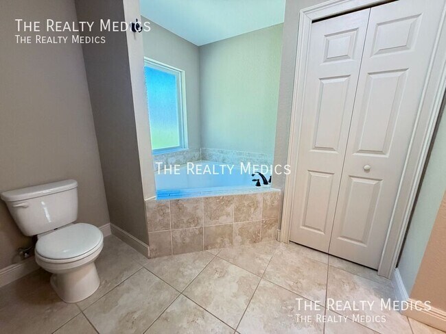 Building Photo - 334 Malauka Loop