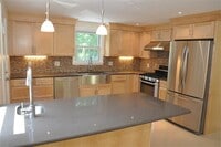 Building Photo - 11 Rockland Pl