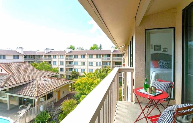 Building Photo - 1400 Carpentier St