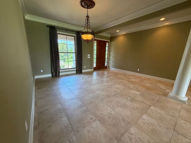 Building Photo - Gorgeous 4 bedroom, 3 Bathroom Home in Lakeside on Long Lake