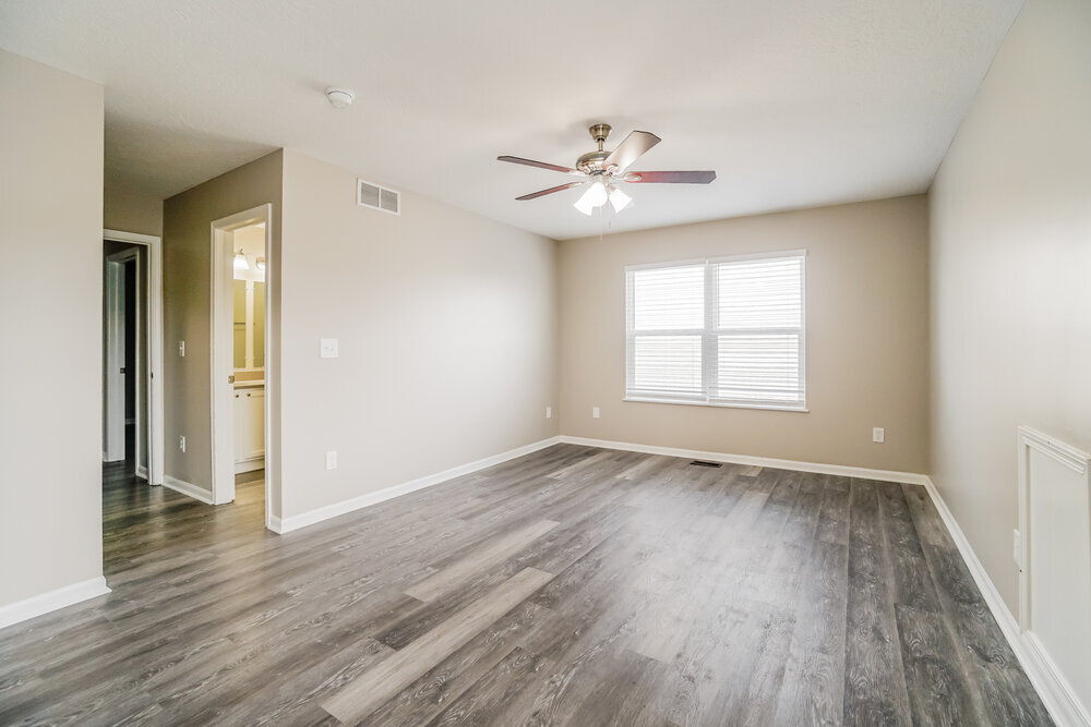 Building Photo - 985 Preble Dr