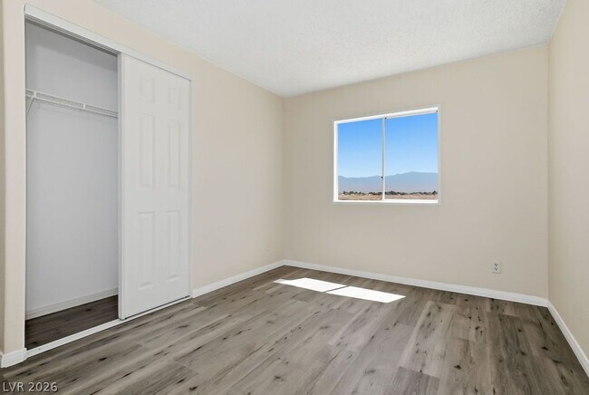 Building Photo - 4550 W Horn Rd
