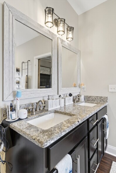 Building Photo - 163 Gabriella Ct