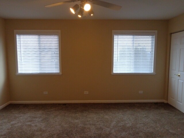Building Photo - 2201 Oak Leaf Ln