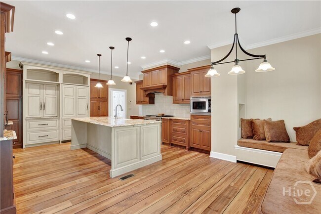 Building Photo - 5 Anchor Ct