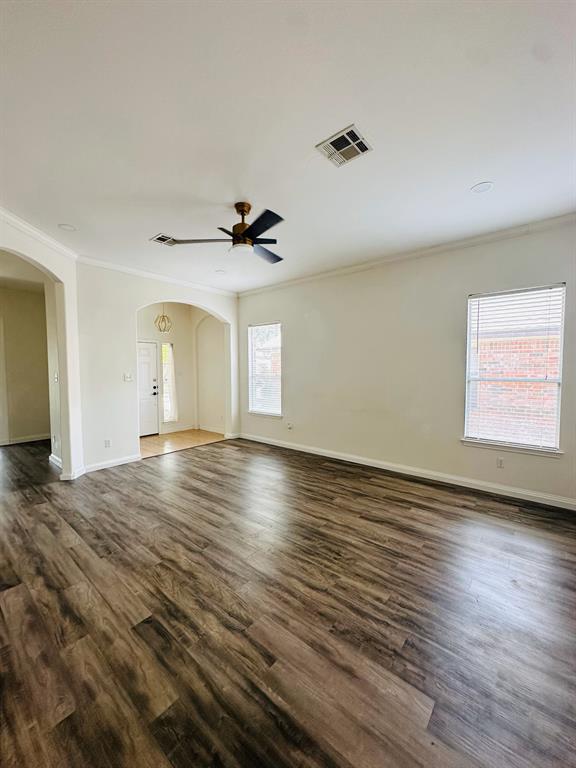 Building Photo - 251 Fresno Springs