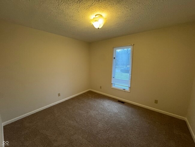 Building Photo - 488 Orchardview Dr