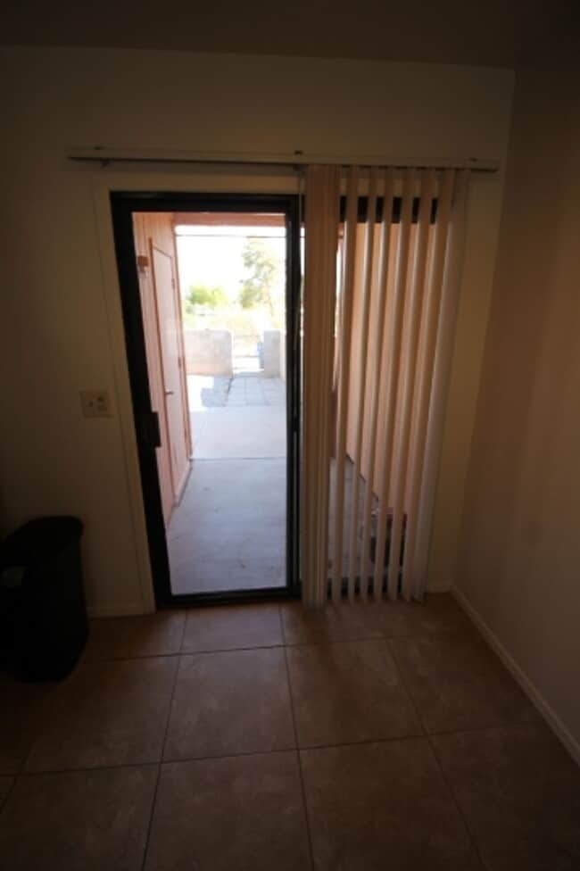 Building Photo - Townhome COMING AVAILABLE SOON!!!! Cute 2bd/2ba