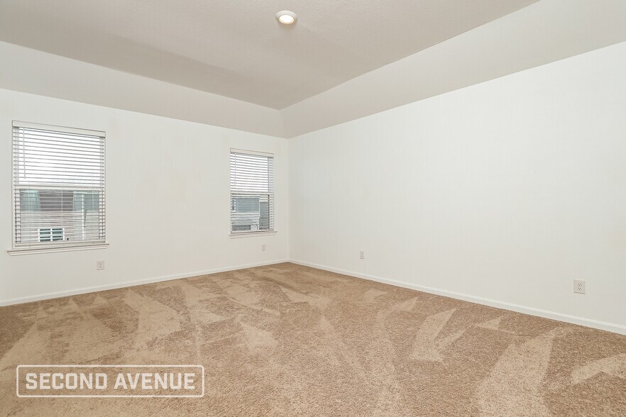 Building Photo - 10911 Lafayette Lp