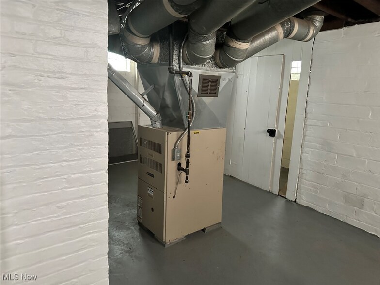 Building Photo - 3759 Northampton Rd