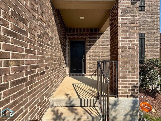 Building Photo - Gorgeous 4 bedroom, 3.5 bath home, minutes...