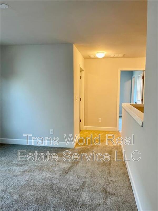 Building Photo - 5689 Wheeler Ridge Rd