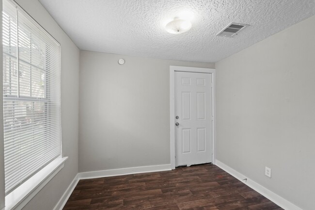 Building Photo - 6816 Avenue C