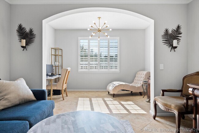 Building Photo - 3303 Myrtlewood Cir E