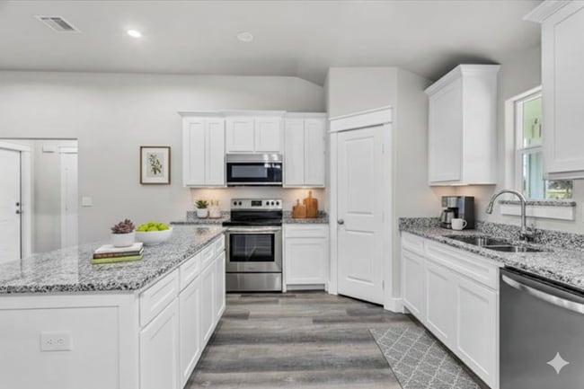 Building Photo - Gorgeous 3 Bedroom 2 Bath Home